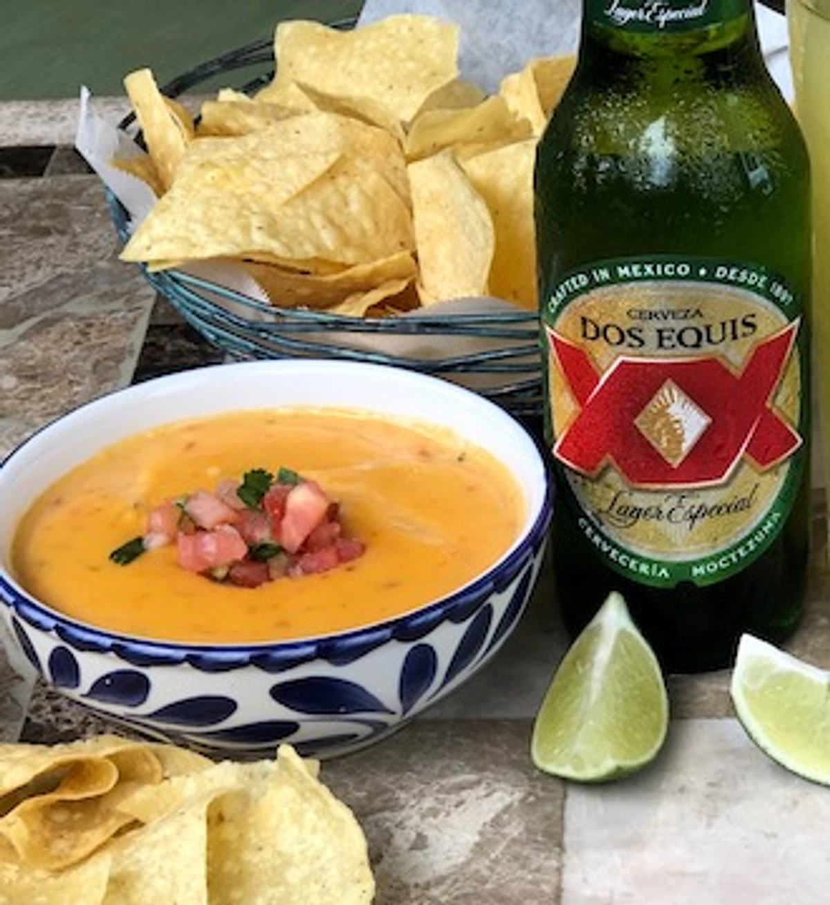 CHILE CON QUESO (CUP) $5
